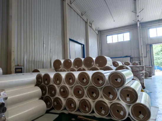 Macacão de proteção médica fornecido pela fábrica da China Tecido não tecido laminado à prova d'água